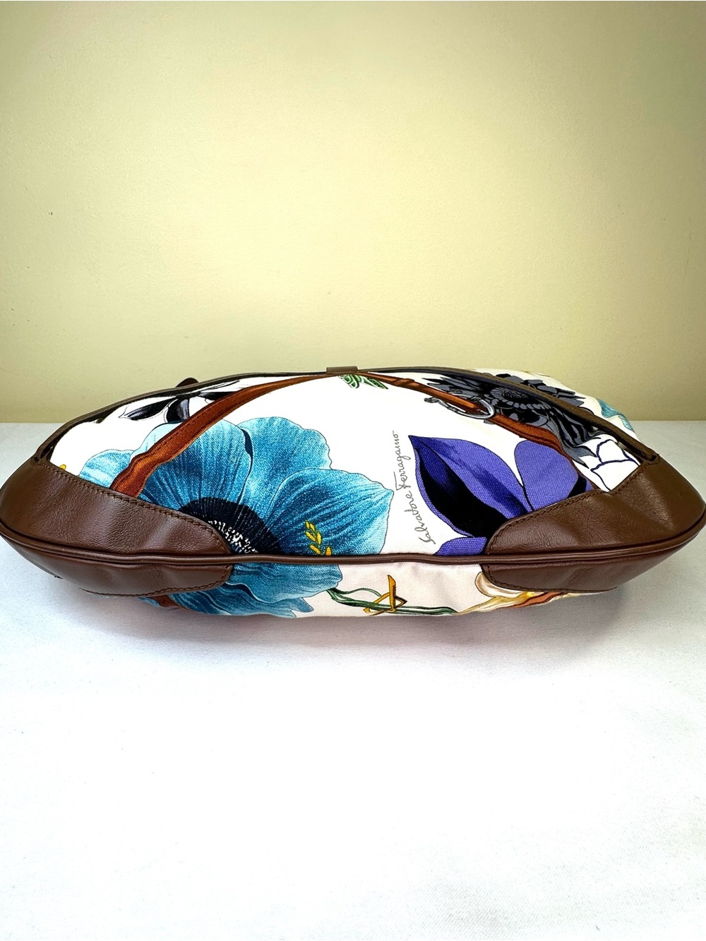 Salvatore Ferragamo Floral Multicolor Canvas & Leather Hobo bag - Picture 10 of 17